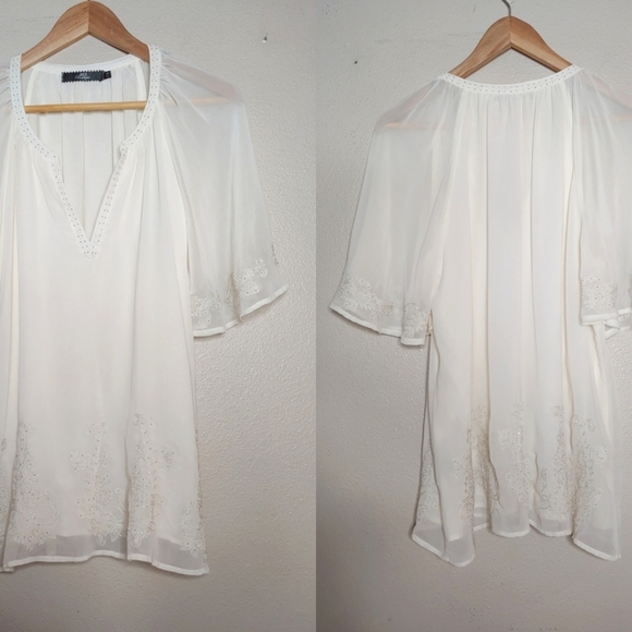Bke Boutique Chiffon Beaded VNeck Blouse Ivory White Flutter Sleeve Flowy Medium - Picture 1 of 11